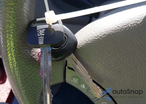 2009 Toyota Sienna Le z USA, uszkodzony, nr VIN 5TDZK23C09S244311